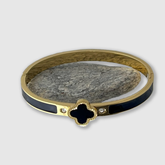 Yonca Siyah Altın Kelepçe Bileklik