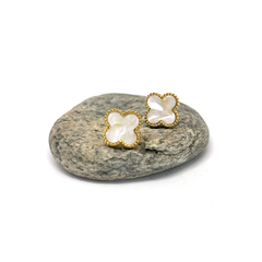 Yonca Beyaz Altın Küpe