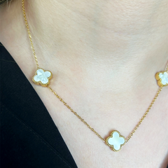 Üçlü Yonca Beyaz Altın Kolye