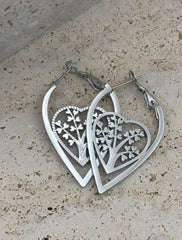 Klipsli tasar?m? sayesinde, kolayca tak?l?p ç?kar?labilir ve günlük kullan?m için idealdir; Paslanmaz çelik materyali ile dayan?kl?l?k ve uzun ömürlü kullan?m sunar; ??k ve modern görünümüyle her türlü k?yafetle uyum sa?lar, stilinizi tamamlar;