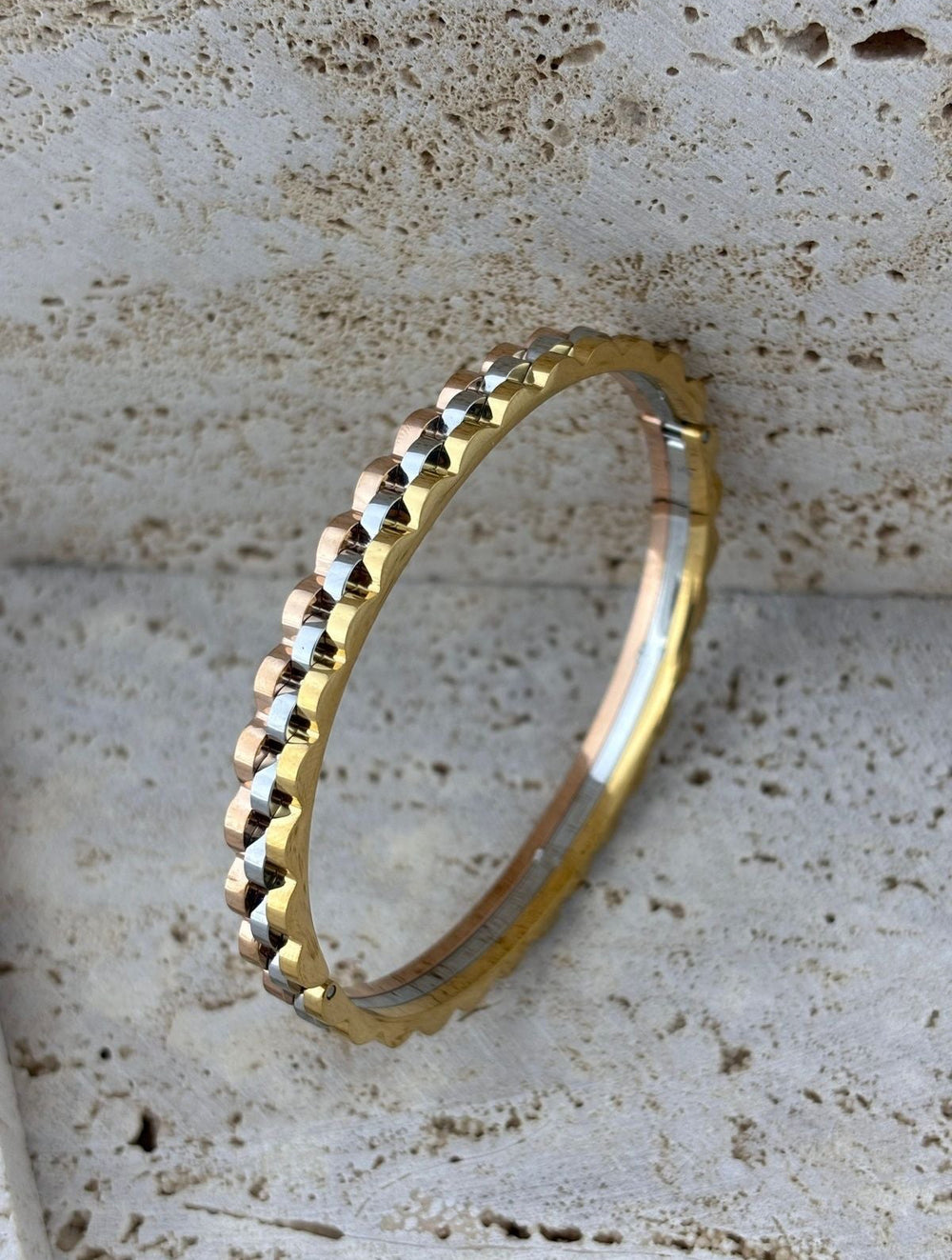 Ürünlerimiz 316L çelikten yap?lm??t?r, kararmaz, havuz ve deniz suyundan etkilenmez. ; Parfüm ve alkol gibi kimyasallar?n temas?ndan kaç?nman?z aksesuar?n?z?n ömrünü uzat?r. ; 7 gün içinde ücretsiz iade. (Küpelerin hijyen aç?s?ndan iadesi kabul edilmemektedir) ; Alt?n, Gümü? ve Rose Gold olmak üzere bir çok çe?it tak?lar?m?z mevcuttur. ;