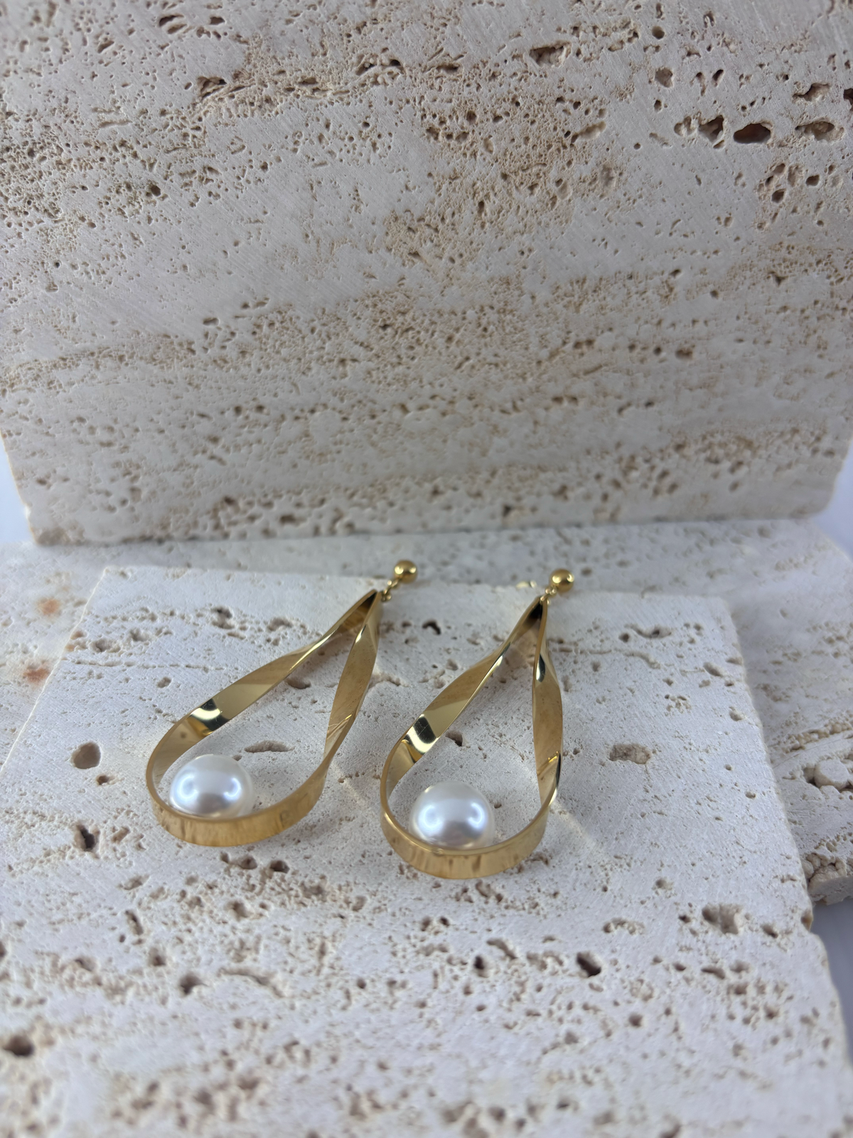 Zarif Fiyonk Model İnci Çelik Küpe