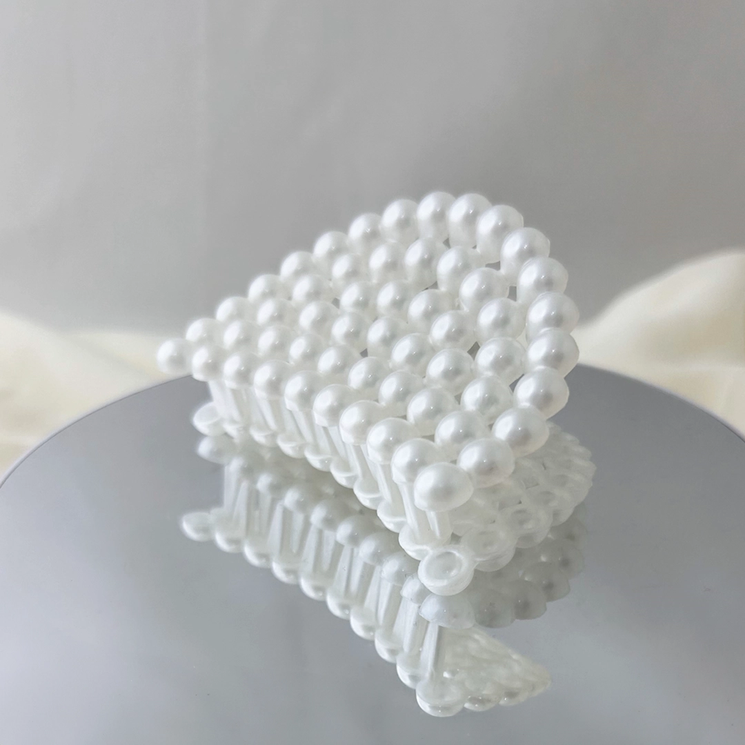 Standart beden ölçüsüyle her ya?tan kullan?c?ya uygun tasar?m; Gençlerin enerjik ve dinamik tarz?n? yans?tan modern ve ??k görünüm;