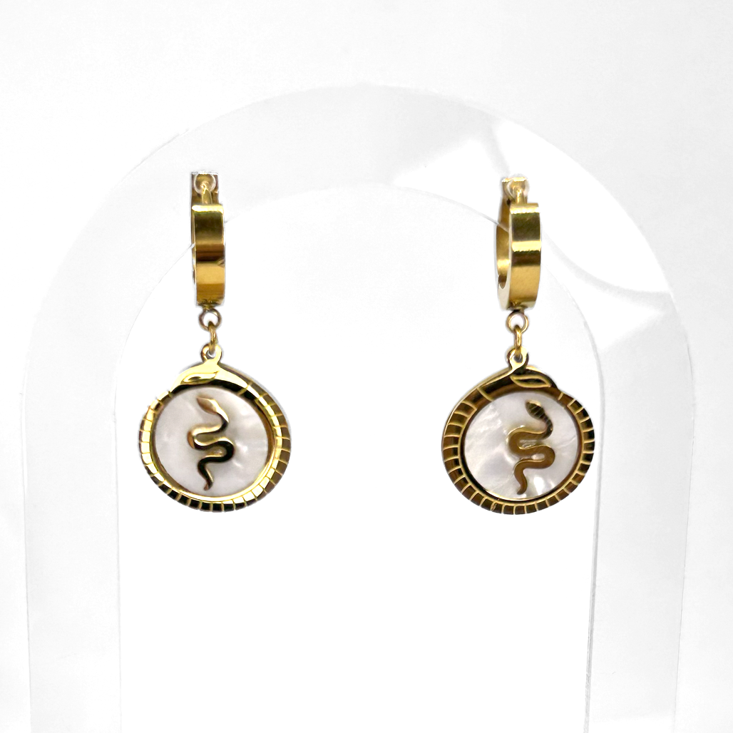 Yılan Sedef Altın Küpe