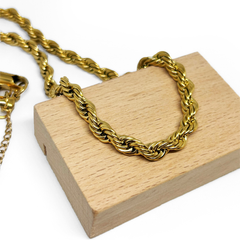 Burgu Kalın Kısa Altın Kolye