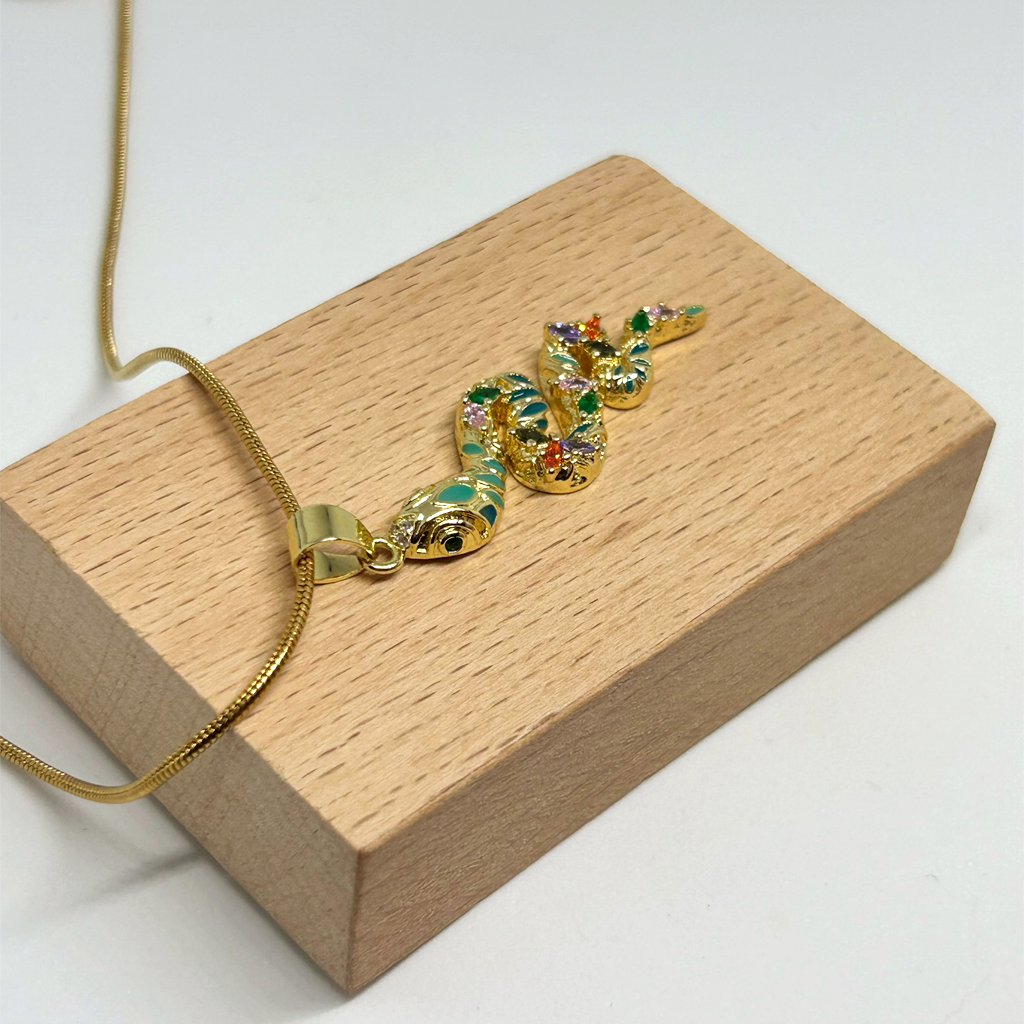Renkli Yılan Uzun Altın Kolye