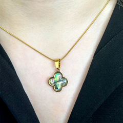 Yanardöner Yonca Altın Kolye